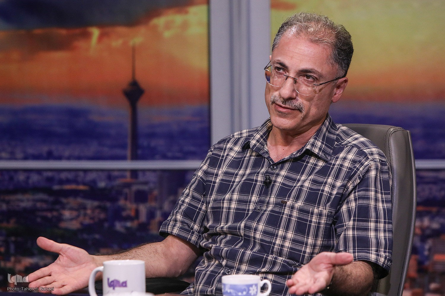 زمان آن رسیده تمام نهادهای متولی موسیقی جمع و یکی شود! زمان آن رسیده تمام نهادهای متولی موسیقی جمع و یکی شود!