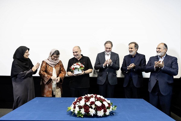 «ویلایی‌ها»؛ تصویری ماندگار در حافظه تاریخی سینمای ایران
