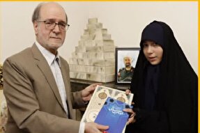 دیدار سرپرست معاونت امور هنری وزارت ارشاد با خانواده شهید«ناصری»