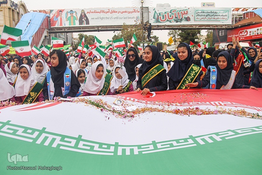 نقش خانواده در پرورش نسل انقلابی