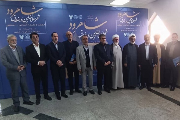 توسعه فرهنگی بدون تکیه بر میراث عرفانی و اخلاقی ممکن نیست توسعه فرهنگی بدون تکیه بر میراث عرفانی و اخلاقی ممکن نیست