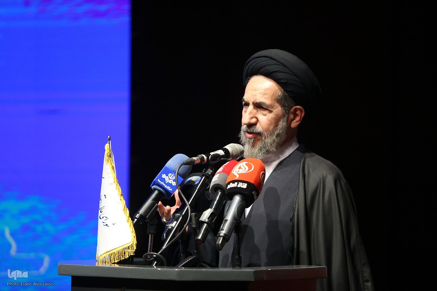 ارسالی فروری/ فرهنگ عمومی پوشش بانوان ایرانی با عقلانیت و منطق پاسداری شود