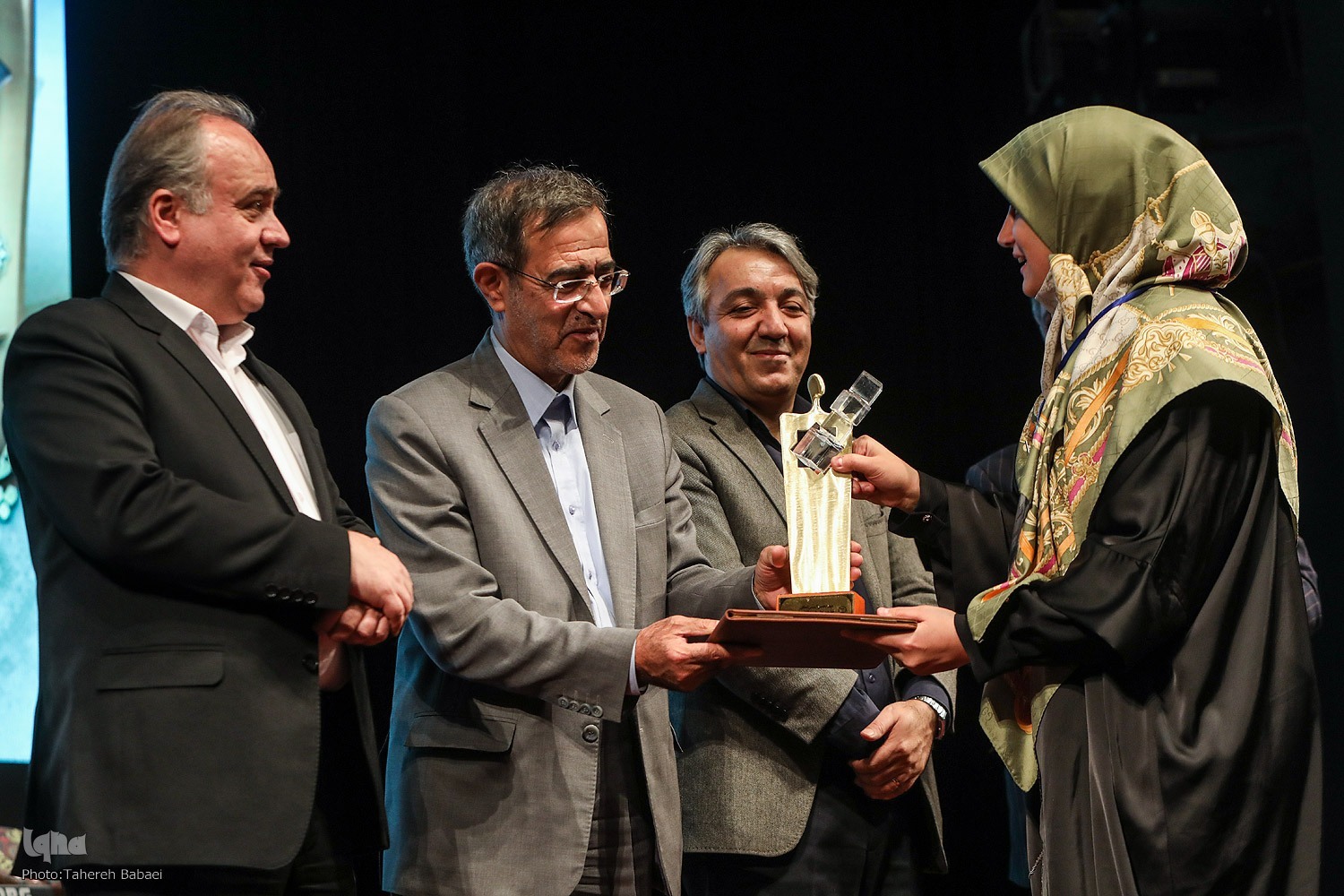 برگزیدگان آئین اعطای تندیس ملی فداکاری تجلیل شدند برگزیدگان آئین اعطای تندیس ملی فداکاری تجلیل شدند