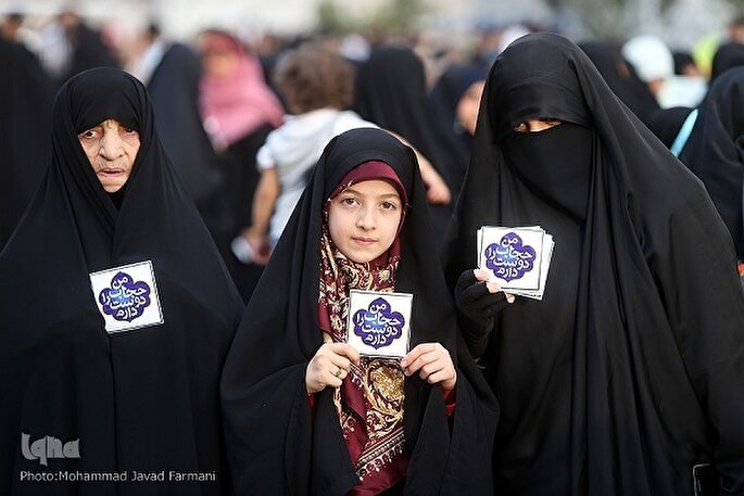 حجاب هدایتگر انسان است، نه محدودکننده