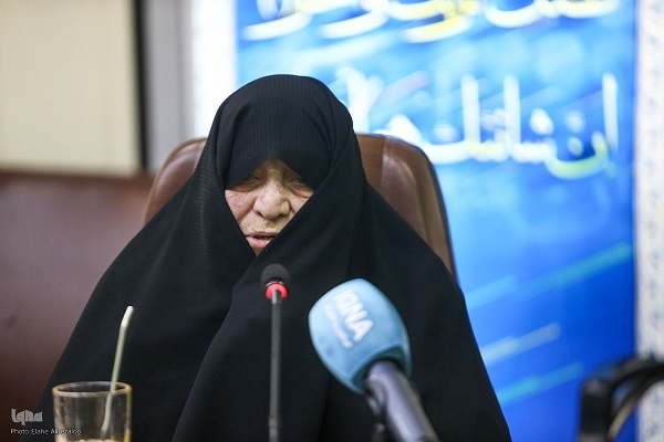 معرفی همزاد تنهایی؛ رمانی که تنهایی و دشواری وظیفه یک متفکر را روایت می‌کند