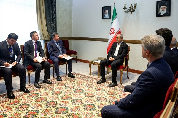 پزشکیان در دیدار وزیر کشور تاجیکستان پزشکیان در دیدار وزیر کشور تاجیکستان