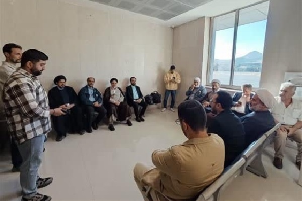 تأخیر در ساعت پرواز هواپیما و پر کشیدن دل مسافران با بال قرآن تأخیر در ساعت پرواز هواپیما و پر کشیدن دل مسافران با بال قرآن