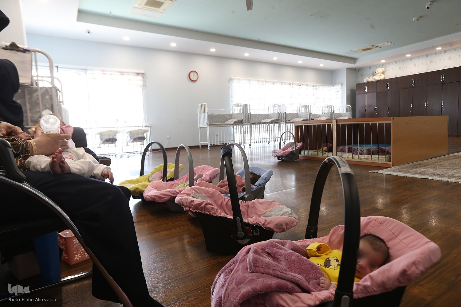 آیا برای فرزند‌خواندگی باید ملکی به نام کودک کنیم؟