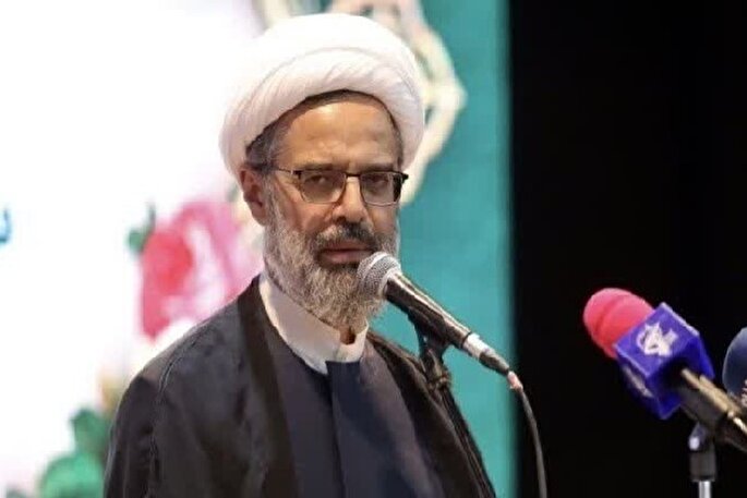 پیام شهدا باید همانند مکتب عاشورا پیوسته یادآوری شود