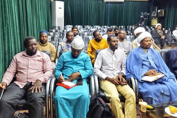 ارسال/ زمانی: رفتار سرکوب‌گرانه کلیسا؛ عامل گرایش به بی‌دینی/سلطانی: سیره‌پژوهی غربی بر مبنای غلط بشری‌بودن قرآن متکی است