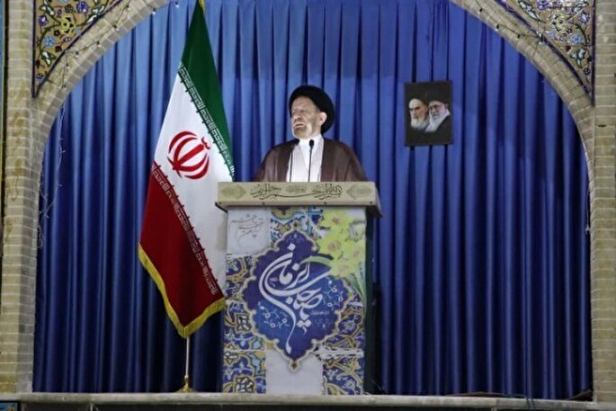 ارزش‌های ایرانی و اسلامی تقویت شود