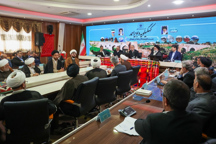 پزشکیان در دیدار فعالان فرهنگی کهگیلویه و بویراحمد