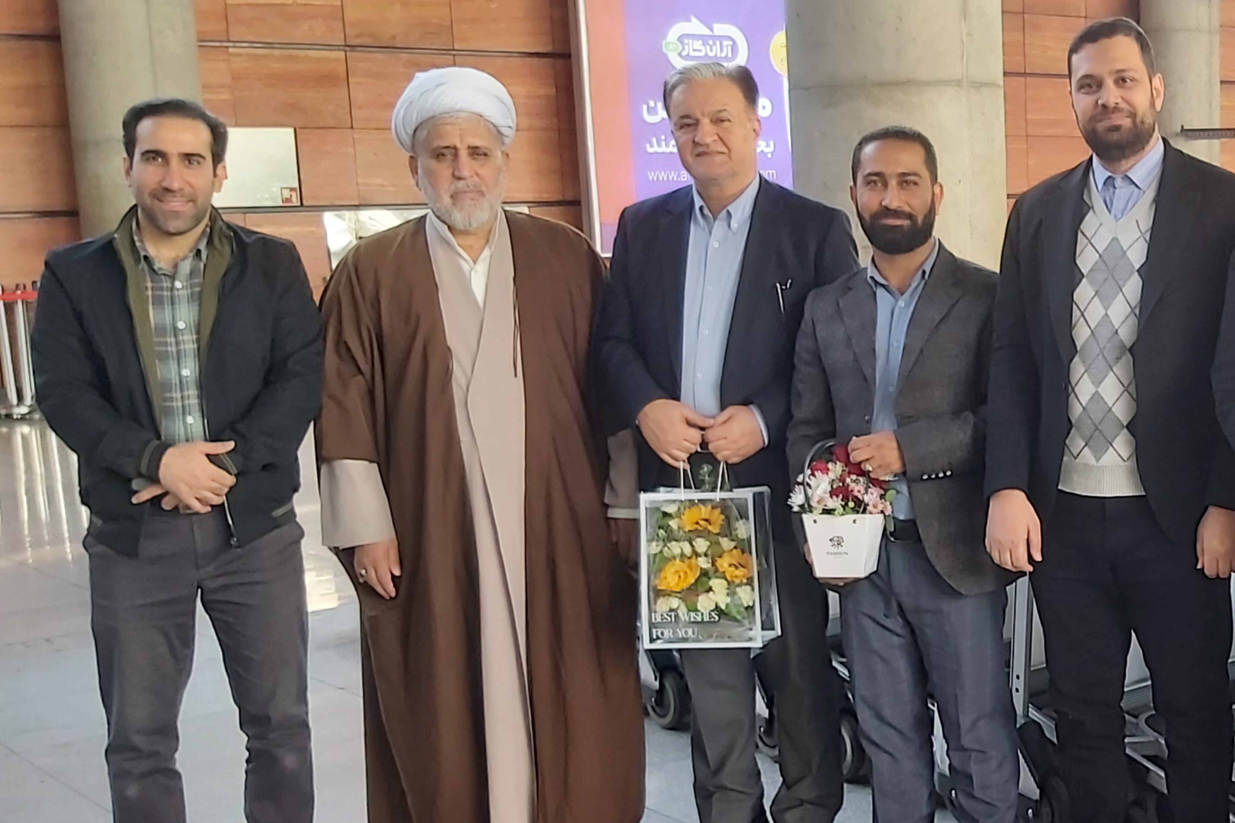 «عدنان مؤمنین» حائز رتبه مسابقات قرآن پاکستان به کشور بازگشت «عدنان مؤمنین» حائز رتبه مسابقات قرآن پاکستان به کشور بازگشت