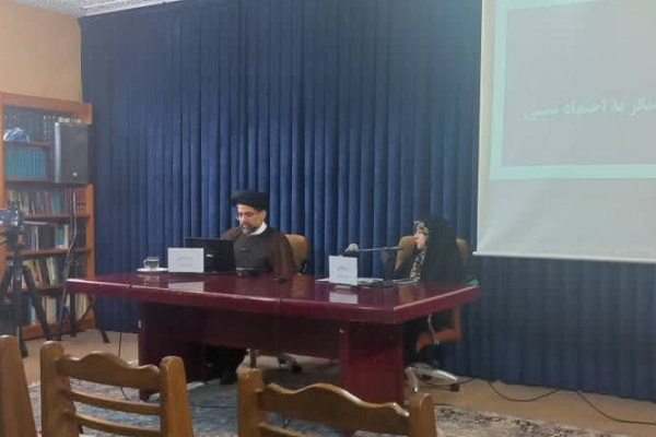 فمنیسم اسلامی بین تقدس دین و فهم از دین تفاوت قائل است