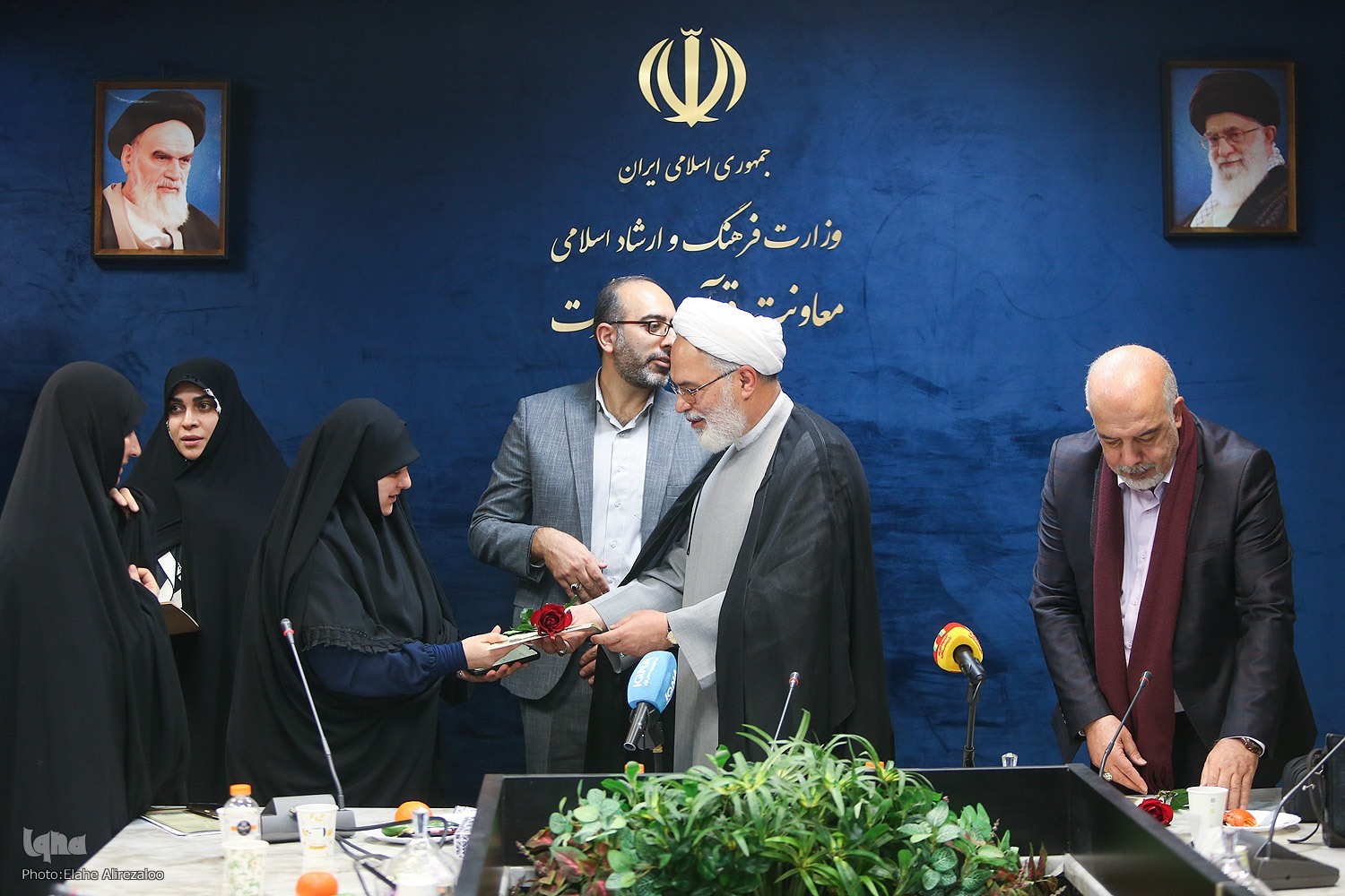 بیان دغدغه‌های بانوان فعال و قرآن‌پژوه در دیدار با معاون قرآنی وزیر