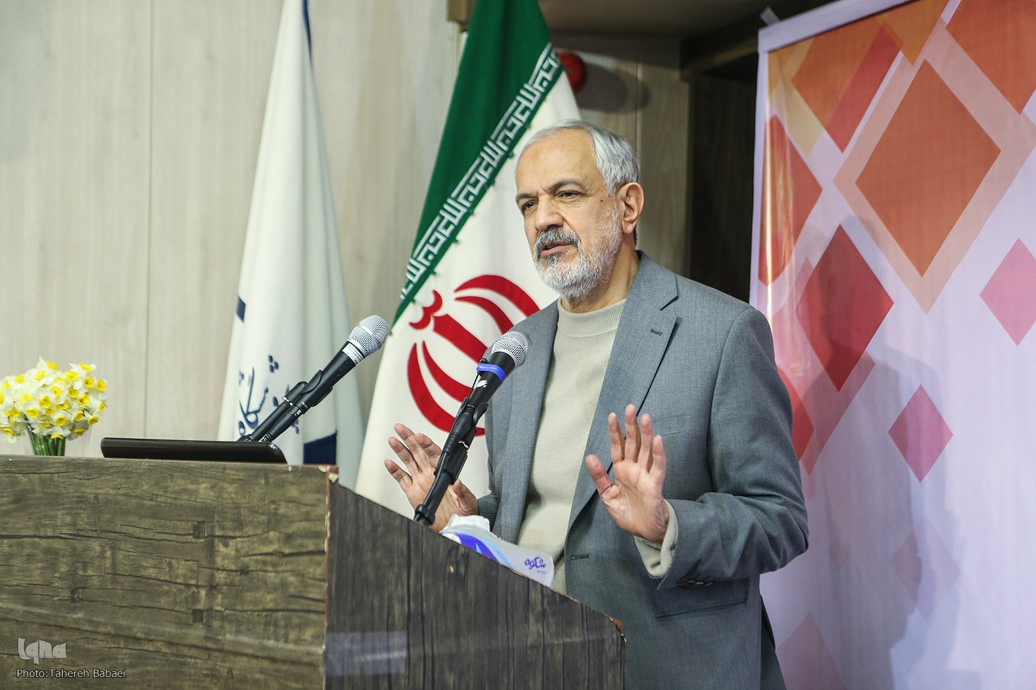 پژوهشهای فرهنگی باید به حل مسائل مردم گره بخورد پژوهشهای فرهنگی باید به حل مسائل مردم گره بخورد