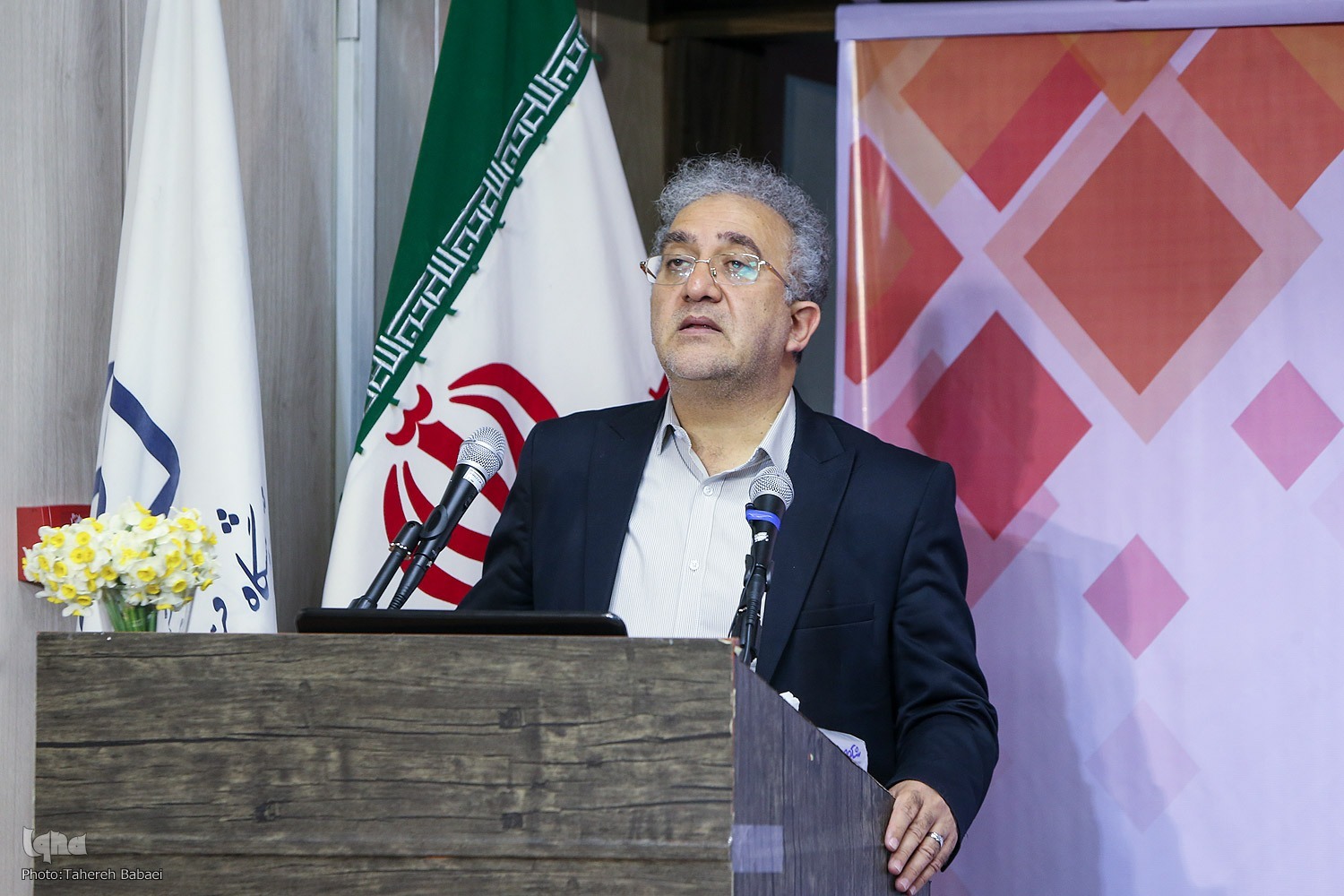 پژوهش واقعبینانه؛ راهبرد کاهش آلام جامعه پژوهش واقعبینانه؛ راهبرد کاهش آلام جامعه