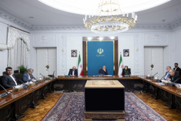 نشست بررسی گزارش اقدامات وزارت راه و شهرسازی در حوزه توسعه حمل و نقل عمومی