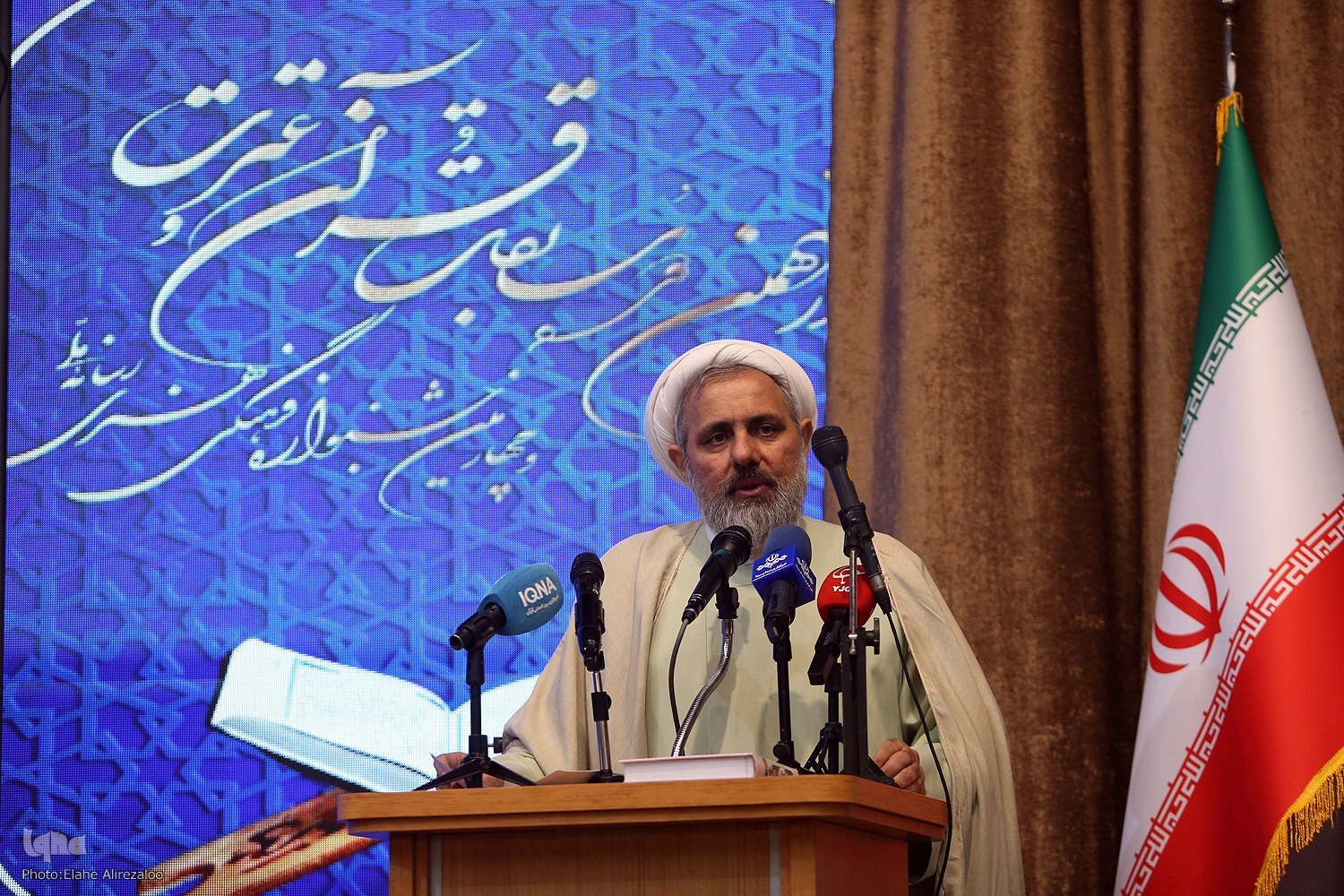 حجت الاسلام معتمدی مدیرکل فرهنگی روابط عمومی صدا و سیما حجت الاسلام معتمدی مدیرکل فرهنگی روابط عمومی صدا و سیما