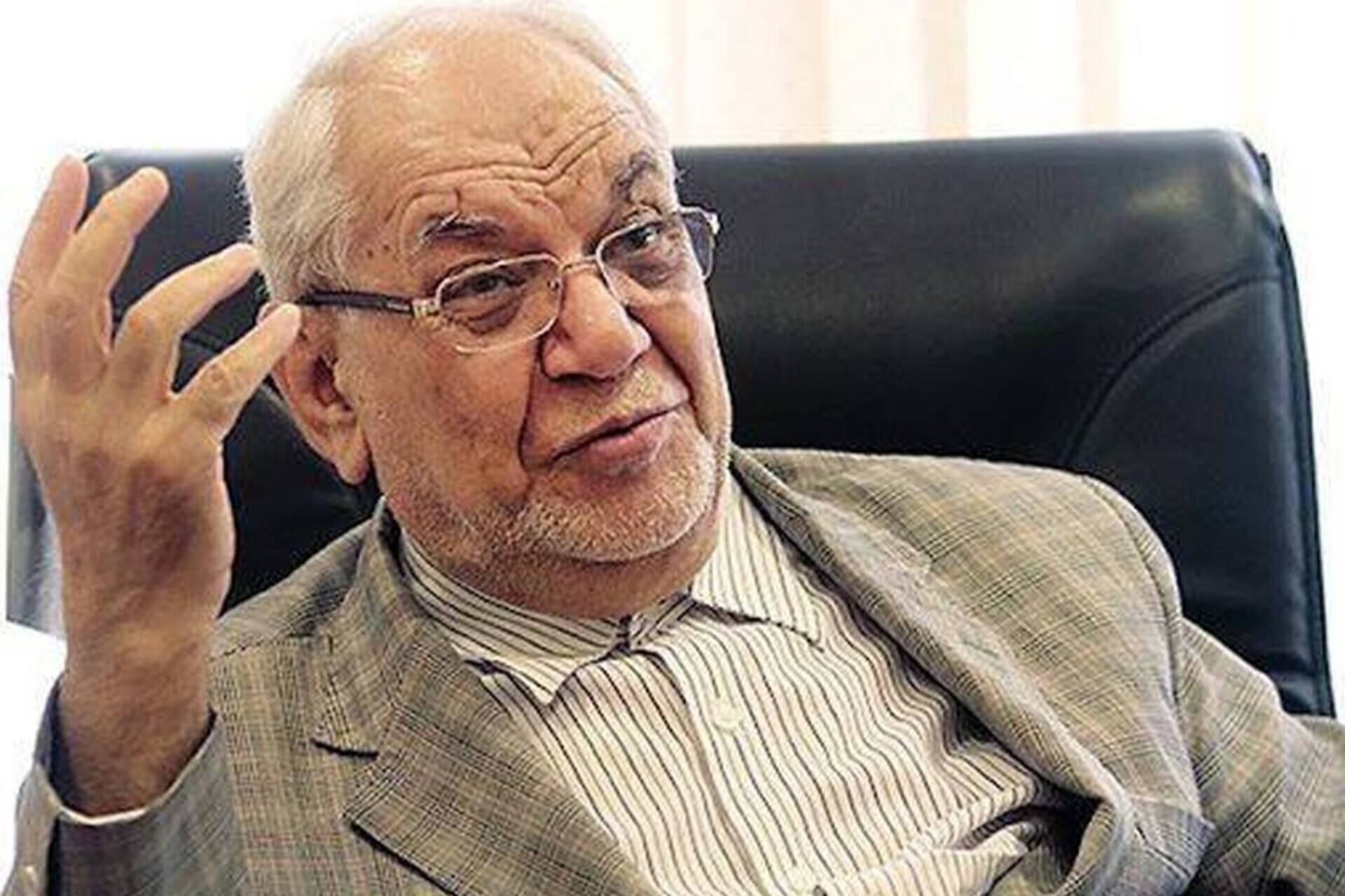 فلسفه، روح فرهنگ ایرانی است؛ ضعف در حکمت، ضعف در هویت ملی ماست فلسفه، روح فرهنگ ایرانی است؛ ضعف در حکمت، ضعف در هویت ملی ماست