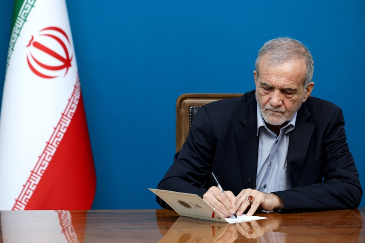 قدردانی پزشکیان از حمایت رهبر معظم انقلاب