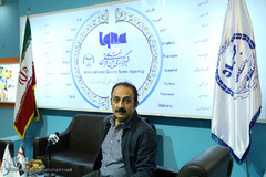 ابوالفضل جلیلی مهمانان غرفه ایکنا در دومین روز از نمایشگاه مطبوعات
