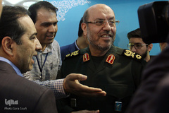 بازدید وزیر دفاع از غرفه ایکنا در چهارمین روز نمایشگاه مطبوعات