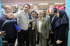 حضور وزیر اقتصاد دکتر طیب نیا مهمان غرفه ایکنا در روز چهارم نمایشگاه مطبوعات