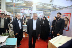 بازدید دکتر طیبی مدیر جهاد دانشگاهی از نمایشگاه مطبوعات