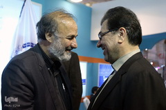 بازدید دکتر طیبی مدیر جهاد دانشگاهی و هیئت همراه از غرفه ایکنا در بیست و دومین نمایشگاه مطبوعات