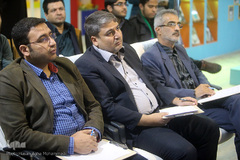 مناظره دانشجویی در غرفه ایکنا ـ نمایشگاه مطبوعات