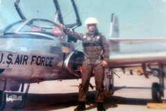 دوران آموزشی با هواپیمای جت در کشور آمریکا