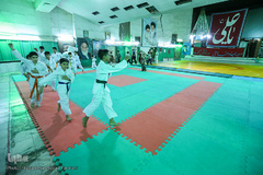 بچه ها در حال گرم کردن بدن