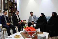 دیدار نمایندگان جامعه قرآنی با خانواده شهید «شهید احمد انصاری»
