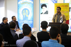 مناظره دانشجویی در غرفه ایکنا