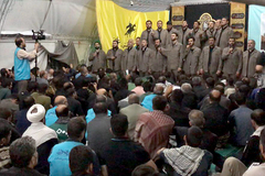 حضور واجرای گروه محمدرسول الله(ص) در مسیر پیاده روی اربعین (عمود ۱۰۷۰)موکب مسجد مقدس جمکران 