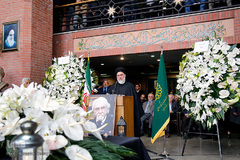 سید مصطفی محقق داماد در مراسم تشییع پیکر داریوش شایگان