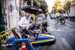 حاج ولی‌پوراحمدی از ناحیه پای راست در عملیات آزادسازی خرمشهر  مصدوم و جانباز شد