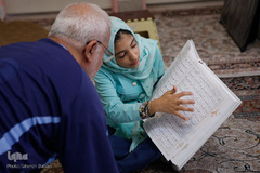 حاج ولی در خانه نیز به آموزش قرآن به فرزندان خود می پردازد