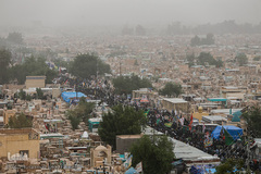 راهپیمایی اربعین حسینی مسیر نجف، کربلا/ قبرستان وادی السلام 