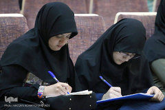 نشست در دام فقر