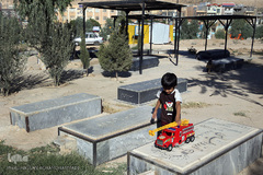 گورنشینی زلزله زدگان سرپل ذهاب به علت فراهم نبودن حداقل امکانات زندگی در سطح شهر