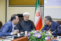 احمد ابوالقاسمی،حجت‌الاسلام والمسلمین محمودرضا ذکاوت،محمدهادی صلح‌جو در نشست خبری تشریح برنامه های جدید رادیو قرآن و طرح قرآن، کتاب زندگی(۱۴۵۲)