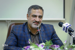  احمد ابوالقاسمی در نشست خبری تشریح برنامه های جدید رادیو قرآن و طرح قرآن، کتاب زندگی(۱۴۵۲)