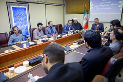 نشست خبری احمد ابوالقاسمی، مدیر رادیو قرآن پیرامون طرح قرآن، کتاب زندگی(۱۴۵۲)