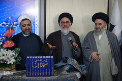 از راست حجت الاسلام ابوالفتح دعوتی، آیت الله سید مصطفی محقق داماد و حجت‌الاسلام‌والمسلمین مصطفی بروجردی در مراسم رونمایی از تفسیر «شمس»