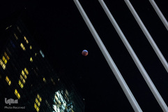 ابرماه گرفتگی خونین معروف به ابرماه گرگ خونین، ۱ بهمن‌ماه