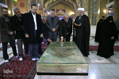 مراسم بدرقه کاروان قرآنی انقلاب از بارگاه نورانی امام خمینی (ره)