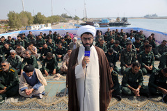 برگزاری محفل انس با قرآن کریم در عرشه ناو شهید محمد ناظری نیروی دریایی سپاه هرمزگان