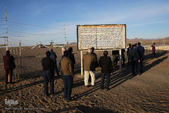 بازدید کاروان قرآنی انقلاب از صحرای طبس محل سقوط هلکوپترهای آمریکایی